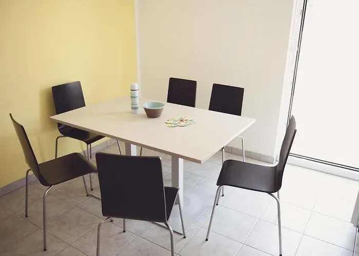 Μοτέλ Motel22 I Parking Inclusive I 33 C Or - Breakfast Is On Us!
